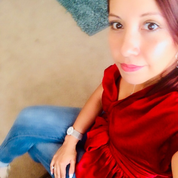 Meet your Posher, Rocio - Picture 1 of 1